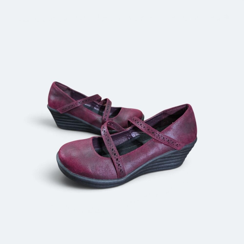 Skechers Rumbler Wave Filigree Mary Jane Wedges Burgundy Red Women's Size 8.5